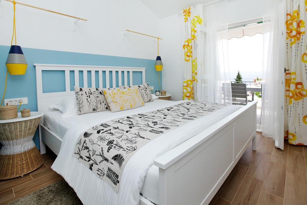 Apartments Diana - New Heated Pool Bol Rum bild